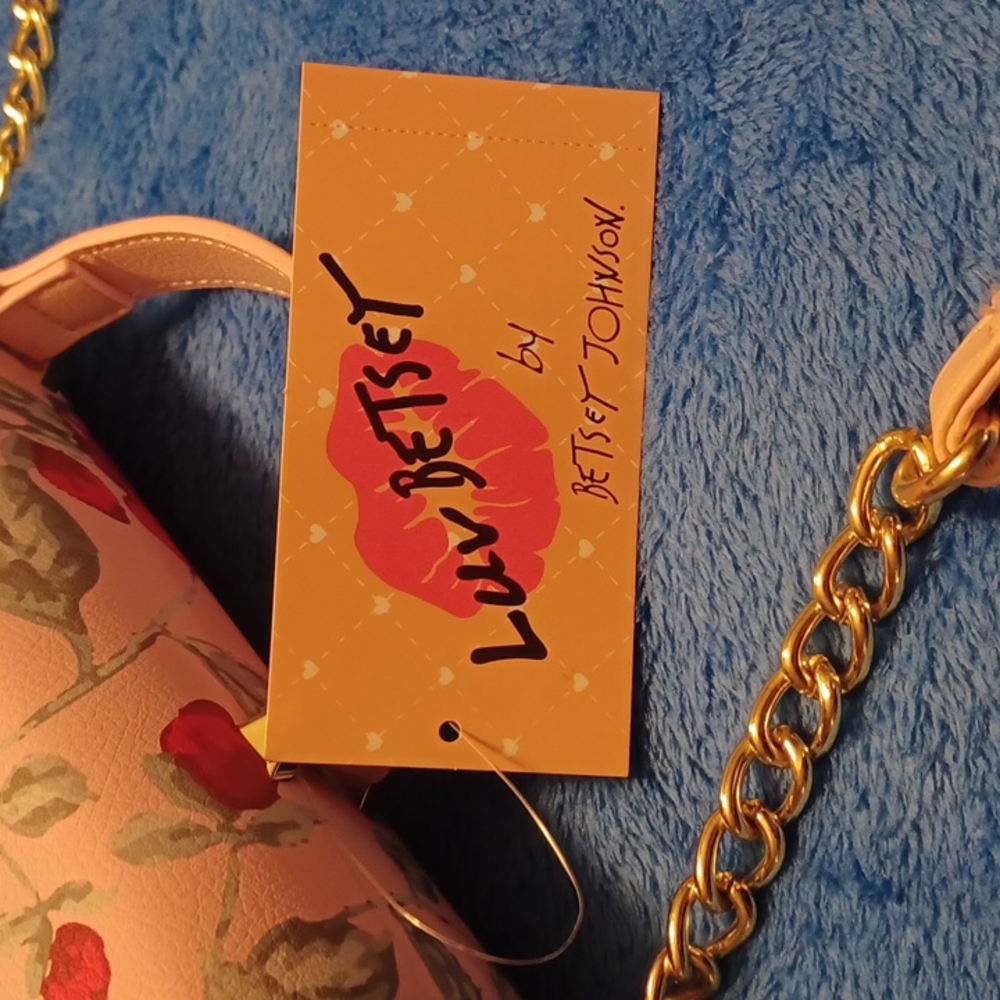 NWT Betsey Johnson floral crossbody purse ๐ Great for gift! Offers welcome! - Picture 4 of 10